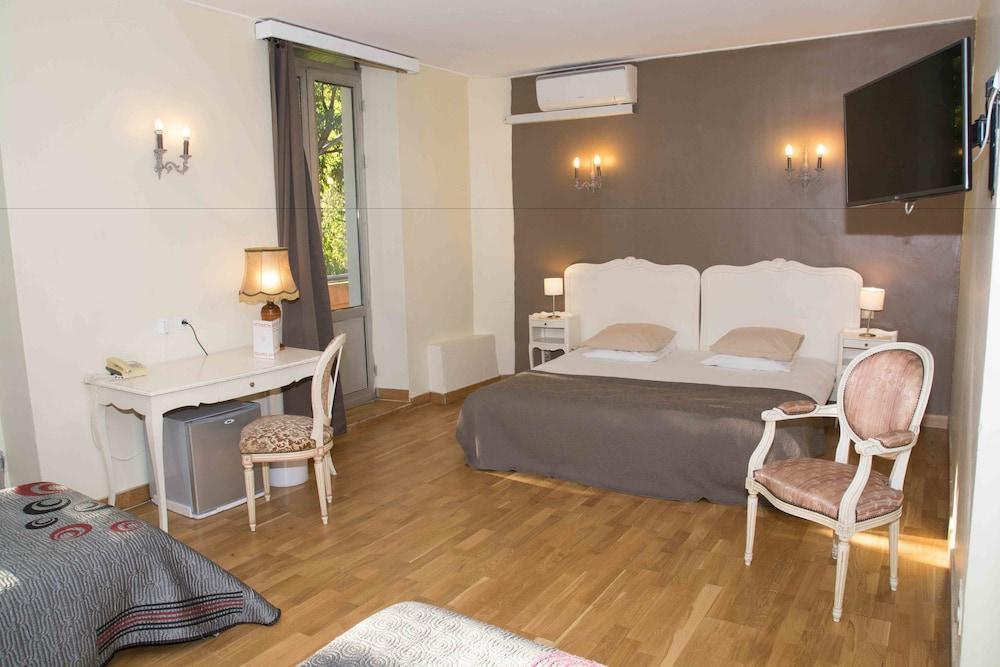 Empire Hotel Ним Экстерьер фото