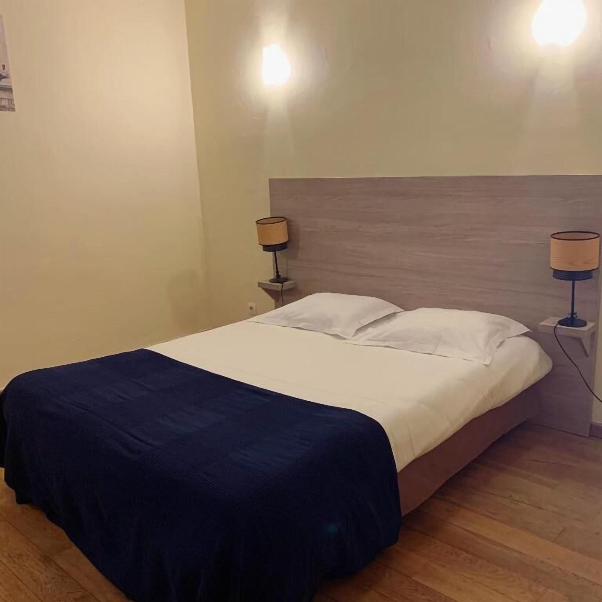 Empire Hotel Ним Экстерьер фото