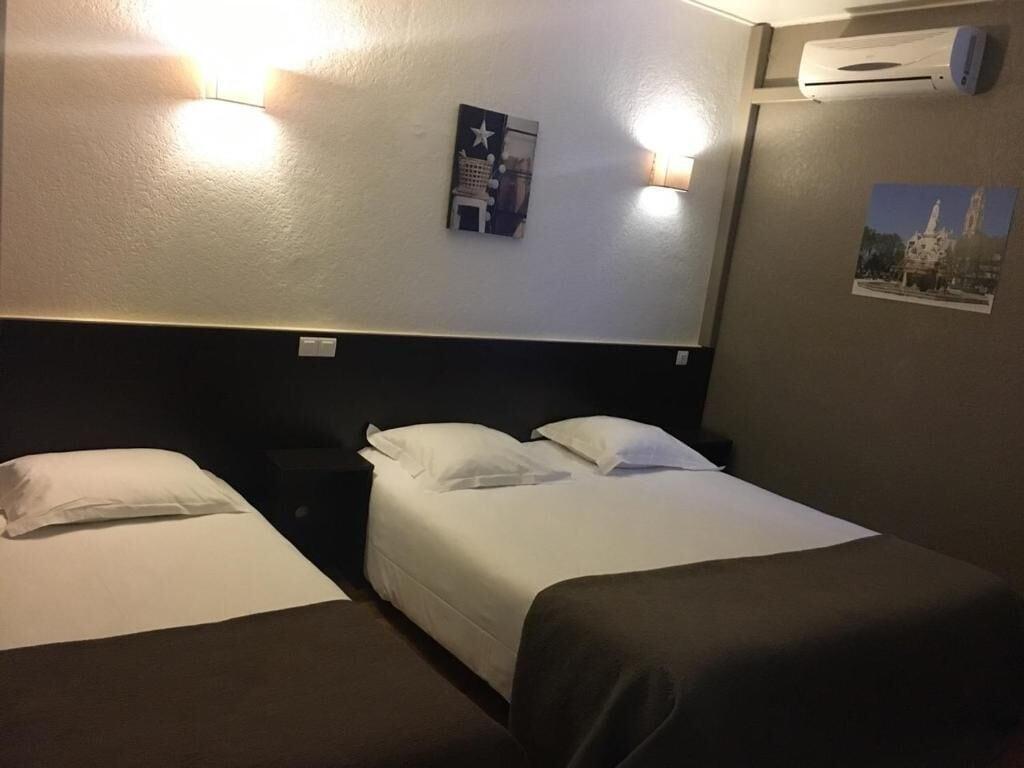 Empire Hotel Ним Экстерьер фото