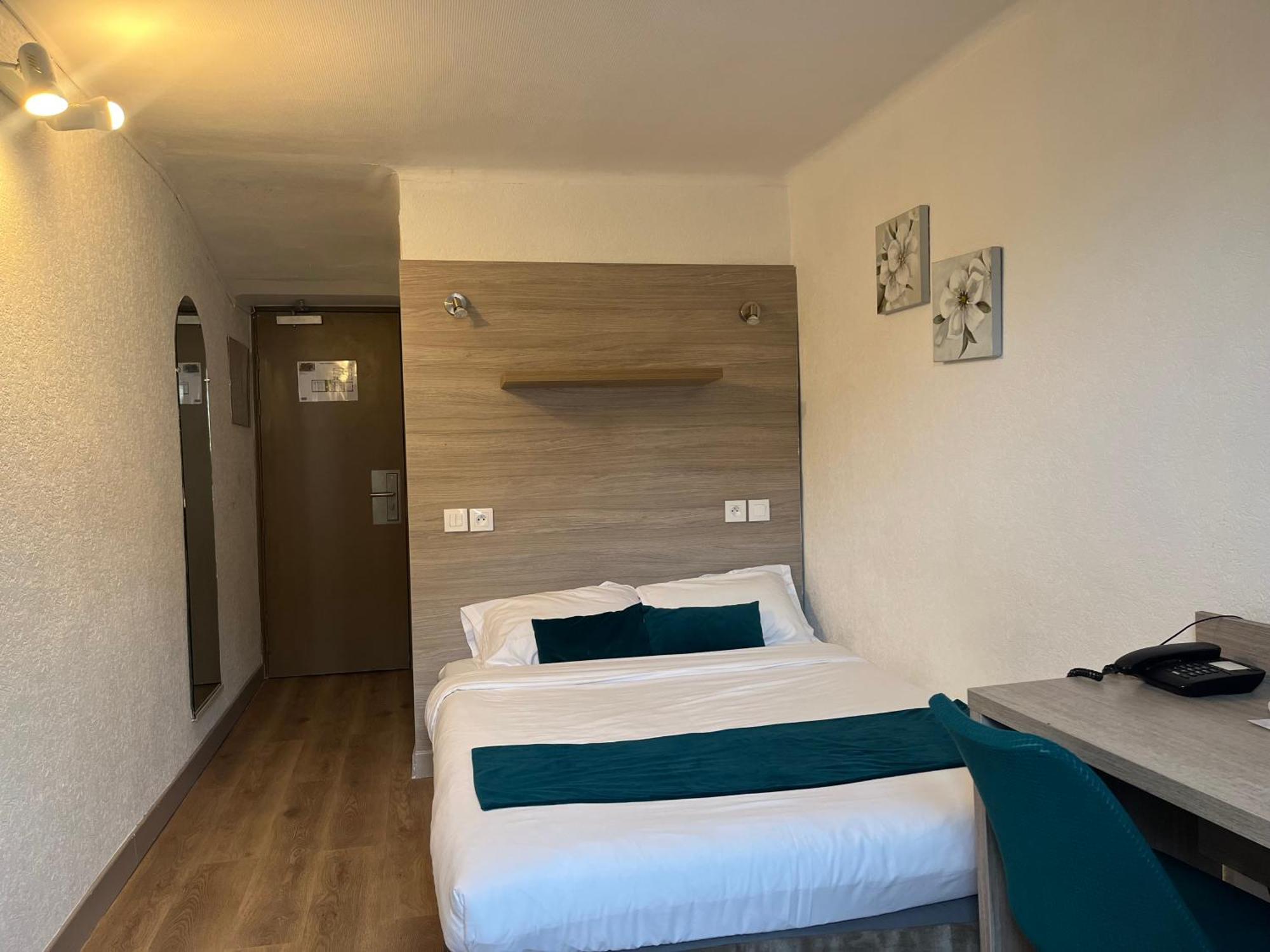 Empire Hotel Ним Экстерьер фото