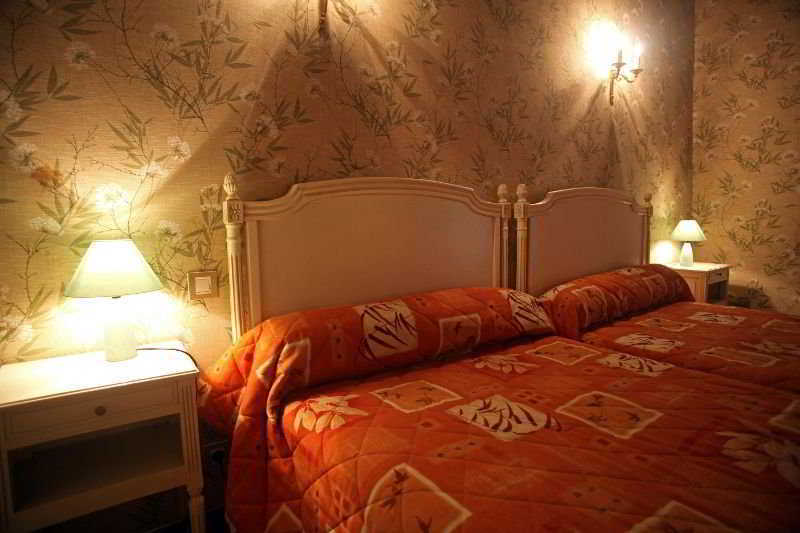 Empire Hotel Ним Экстерьер фото